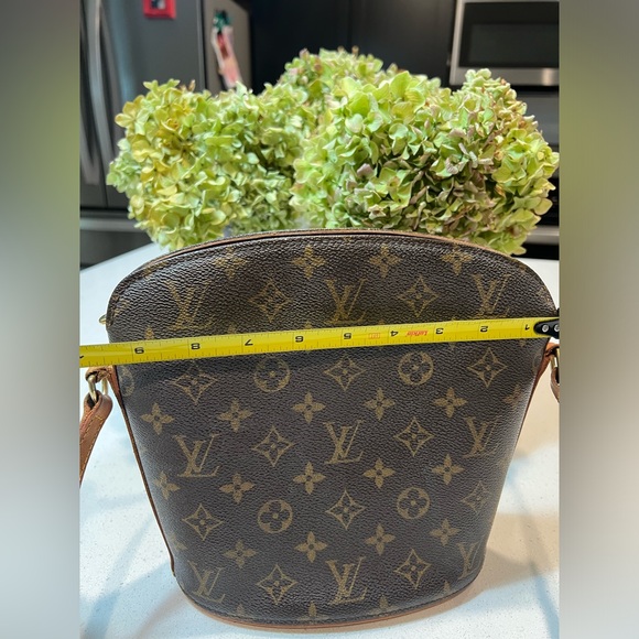 Vintage Authentic Louis Vuitton Crossbody Bucket Purse - Picture 12 of 16